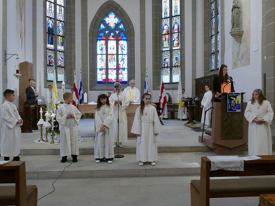 Feier der 1. Heiligen Kommunion in Sankt Crescentius (Foto: Karl-Franz Thiede)